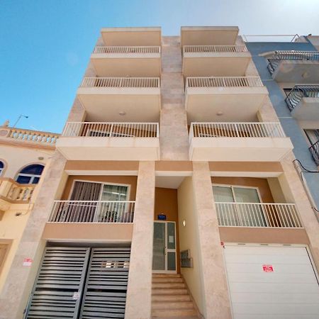 Modern Seaside 2 Bedroom Penthouse With Sea Views St. Paul's Bay Exterior foto