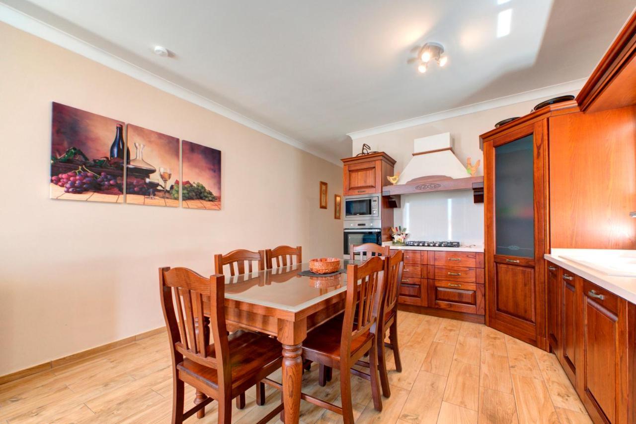 Modern Seaside 2 Bedroom Penthouse With Sea Views St. Paul's Bay Exterior foto