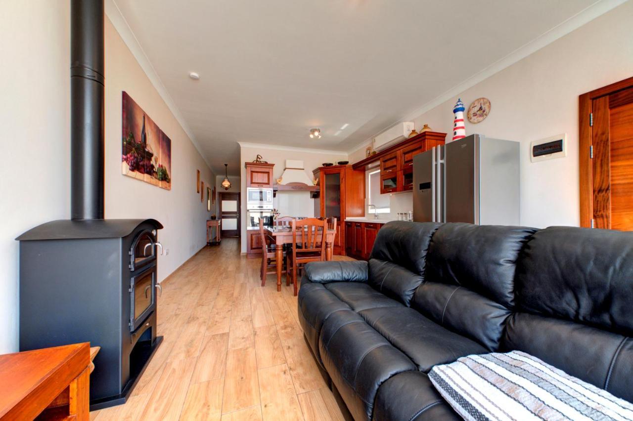 Modern Seaside 2 Bedroom Penthouse With Sea Views St. Paul's Bay Exterior foto
