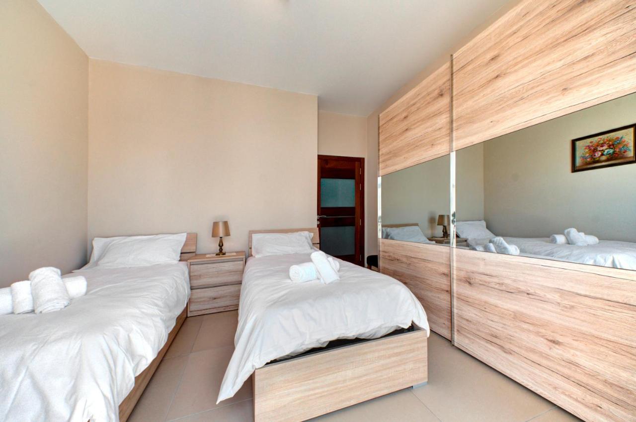 Modern Seaside 2 Bedroom Penthouse With Sea Views St. Paul's Bay Exterior foto